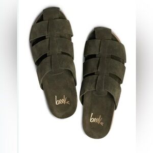 NWT beek Tody Mule Sandals, 9
